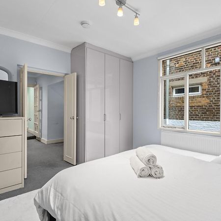 Appartamento Londwell, Boutique Bliss Nestled In Knightsbridge By Harrods Londra Esterno foto