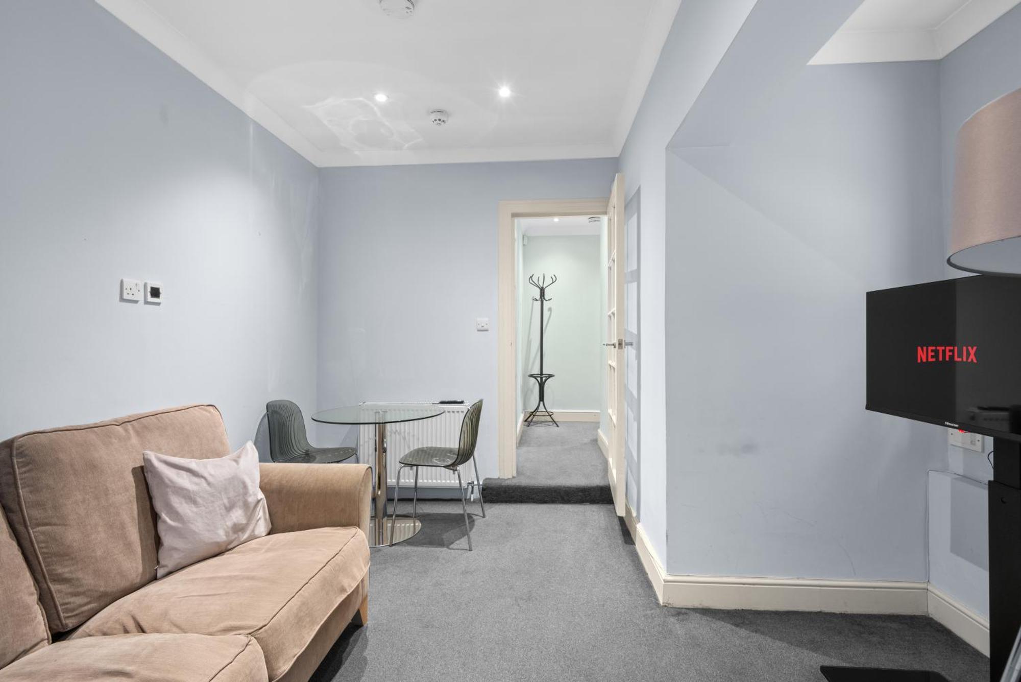 Appartamento Londwell, Boutique Bliss Nestled In Knightsbridge By Harrods Londra Esterno foto