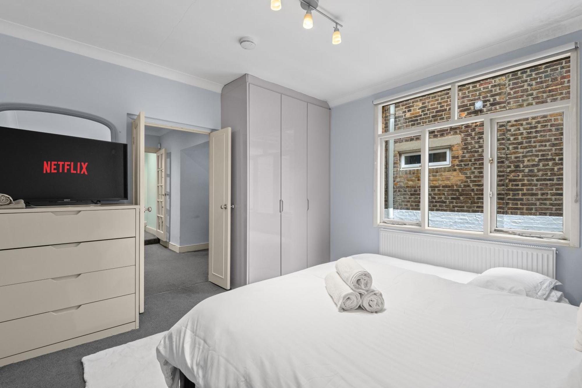 Appartamento Londwell, Boutique Bliss Nestled In Knightsbridge By Harrods Londra Esterno foto