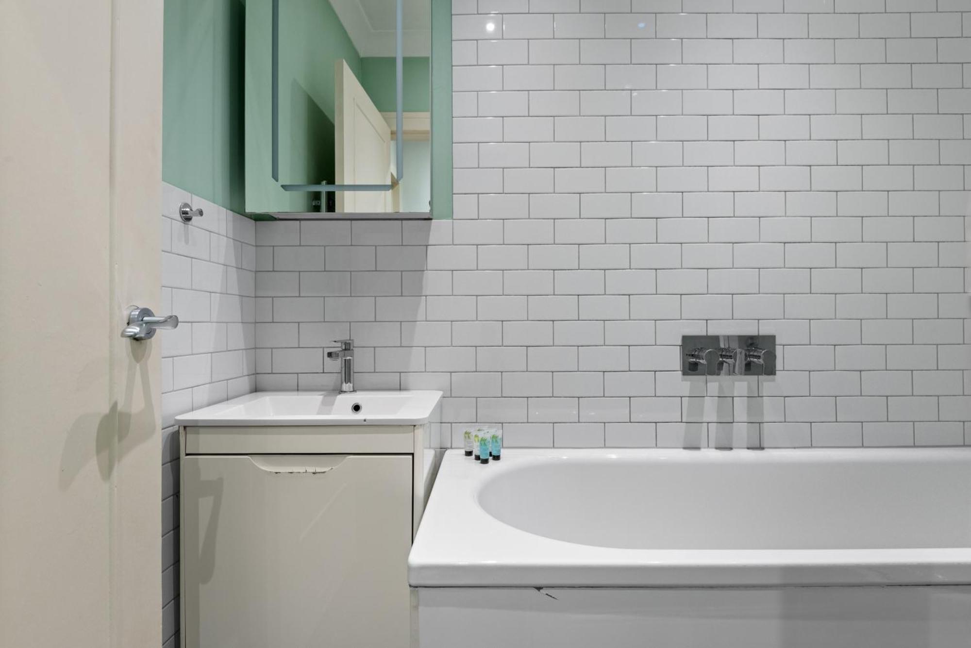 Appartamento Londwell, Boutique Bliss Nestled In Knightsbridge By Harrods Londra Esterno foto